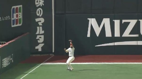 ３回表３栗山レフトフライ (4)