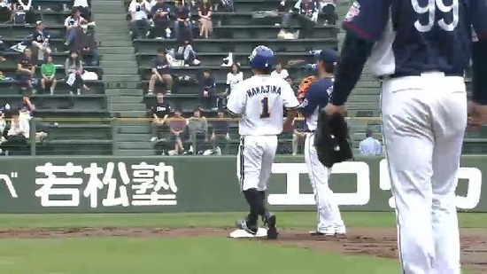 2回裏1中島小谷野連打、中島ケガ交代 (1)