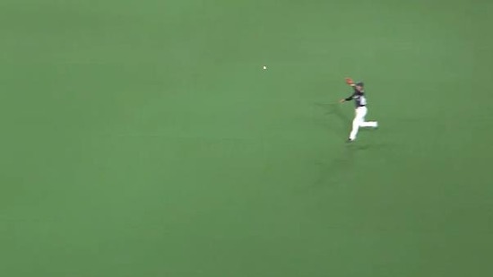 ８回裏３ハーミッダタイムリー岡走塁ミス (3)