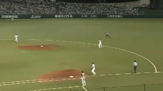 ９回表２セカンドライナー１アウト (2)