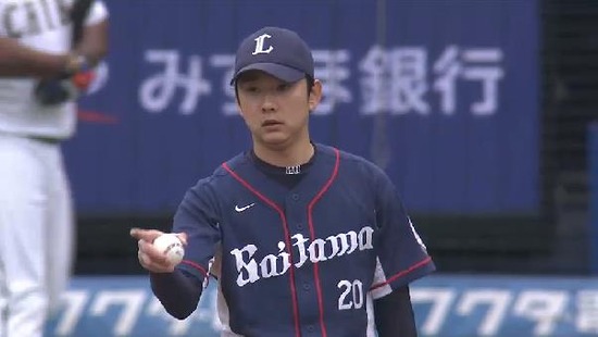1回裏４角中三振 (2)