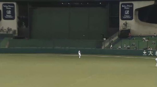 ５回表３銀次センターオーバー２ベース1点 (4)