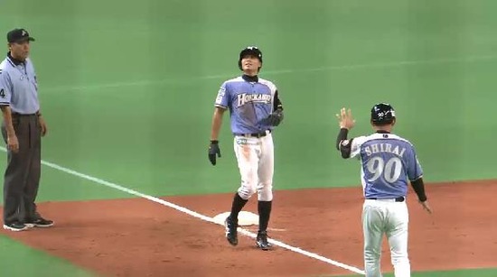 ５回裏１中田ヒット１塁３塁 (2)