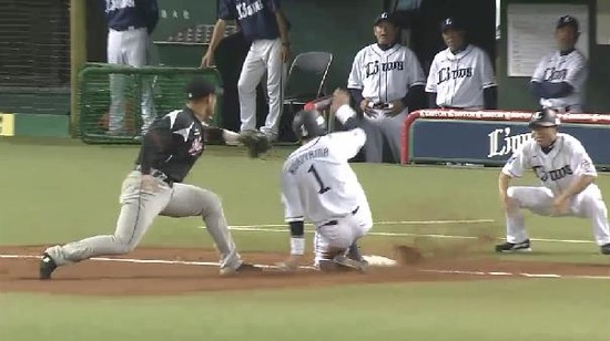 ４回裏２浅村ヒット１塁３塁 (1)