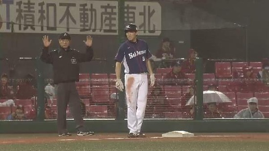 3回表1渡辺エンドラン成功1塁3塁1アウト (3)