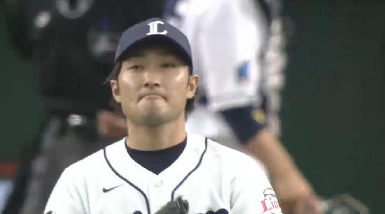 ７回表３盗塁阻止 (1)