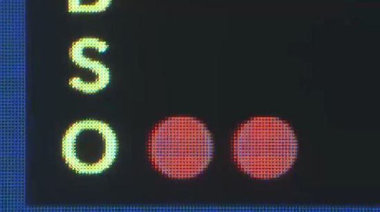 ９回表４クルーズ外野フライ２アウト (5)