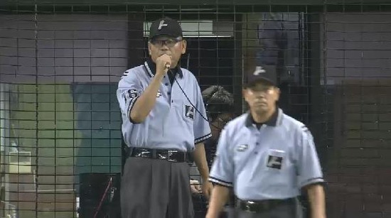 4回裏２メヒア三振ビデオ判定 (6)