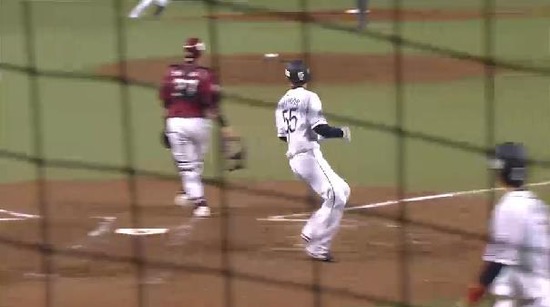 3回裏5浅村2点タイムリー2ベース (1)