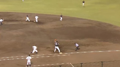 5回裏4渡辺併殺 (3)