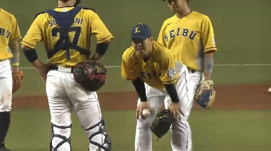 ６回表１松田ヒット十亀交代 (1)