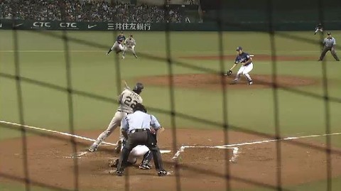 7回表1菊池ファインプレー