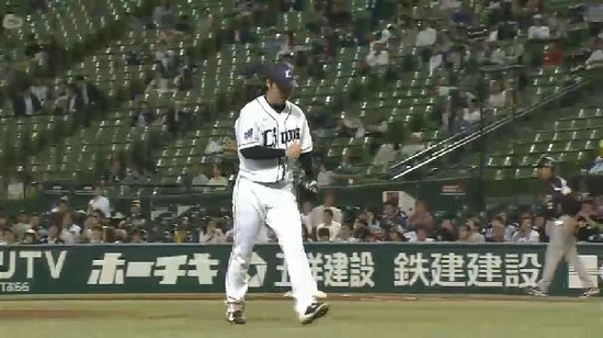 ４回表１田村三振 (2)