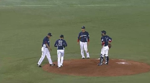 ６回表４デスパイネタイムリー (1)