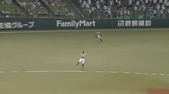 ３回裏１斉藤３試合連続安打 (2)