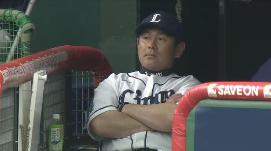 ４回表５中川犠牲フライ (1)