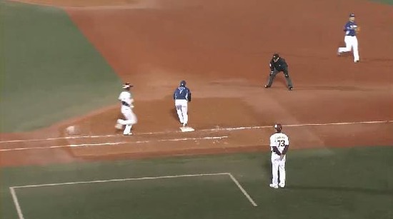 ９回裏３銀次ファーストゴロ