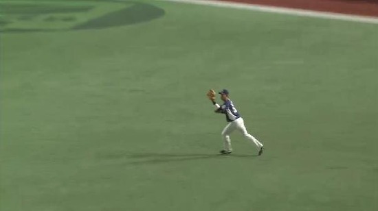 ９回裏５代打川島ライトフライ (2)