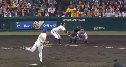 ４回裏１三振ゲッツー (2)