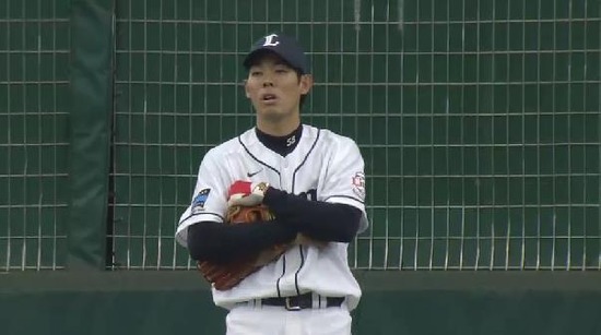 ４回表２秋山ファインプレー、カットミス (2)