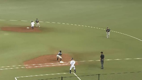 ３回裏１涌井６奪三振 (2)