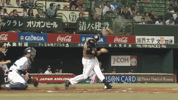 2回表１レアード三振、炭谷側頭部～後頭部に当たる  (1)