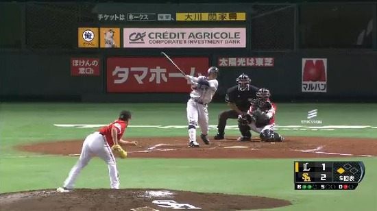 5回表2栗山犠牲フライ (1)