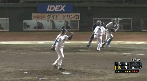 ８回ウィリアムス松田三振