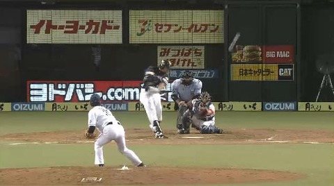 5回表1柳田2点タイムリー3ベース (3)