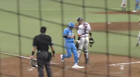 2回裏4秋山タイムリー (3)