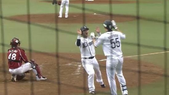 ５回裏３代打山川タイムリー (1)