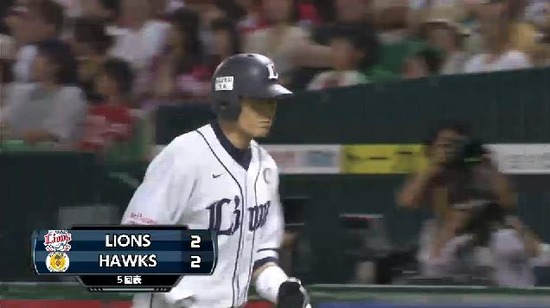 5回表2栗山犠牲フライ (2)