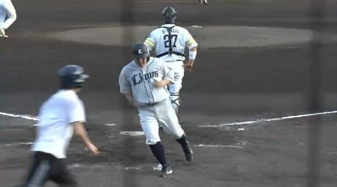 ２回秋山タイムリー ２ベース(1)