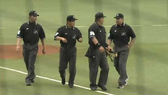 ３回裏３ファール判定 (5)