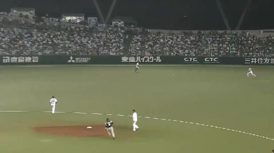 ９回表５荻野タイムリー１アウトも取れず高橋降板武隈 (2)