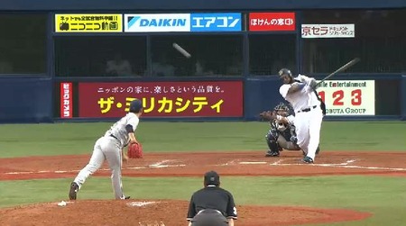 9回表1ペーニャタイムリー (2)