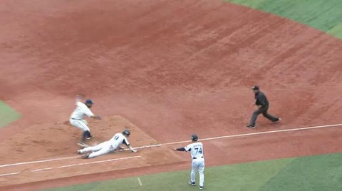 7回裏2山崎タイムリー内野安打 (2)