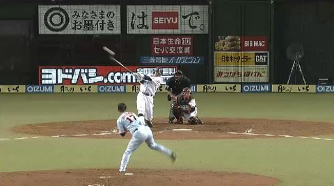 ３回裏３栗山タイムリーヒット (2)