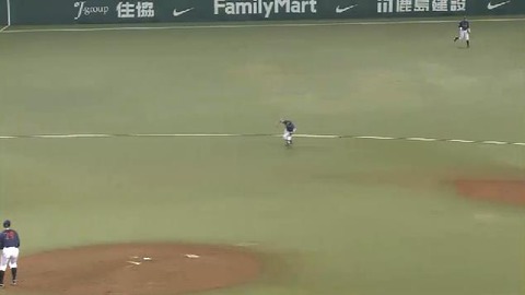 2回表1炭谷送球ミス、ゴロ間1点 (2)