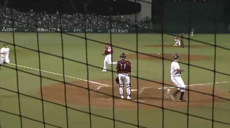 ７回裏３秋山タイムリー (1)