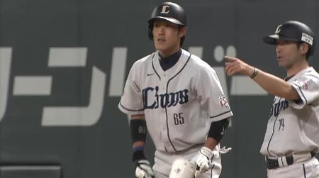 3回表2栗山四球斎藤ヒット1塁3塁 (2)