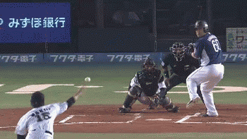 １回表３中村タイムリー (1)
