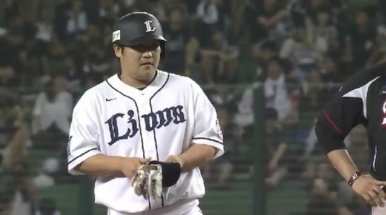 ３回裏４中村タイムリー２ベース (2)