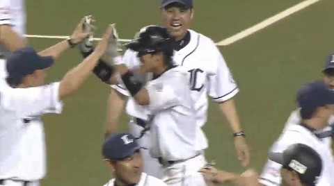 ９回裏６斎藤サヨナラ３ランｗｗｗｗ (3)