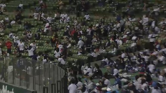 ４回表３中田HR (3)