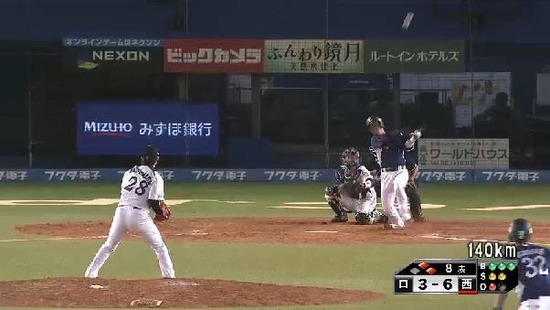 ８回表３代打渡辺２点タイムリー２ベース (1)