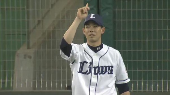 2回表1秋山ファインプレークルーズ (1)