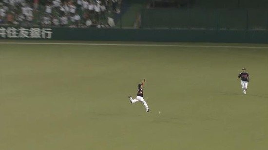 9回裏1岡田今季初ヒット (1)