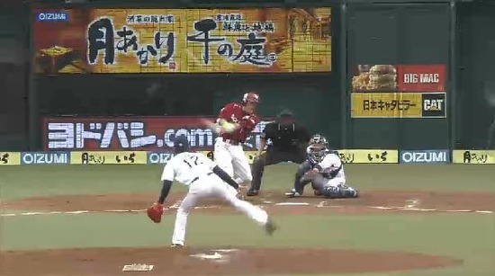 ３回表２松井稼頭央タイムリー２ベース (3)