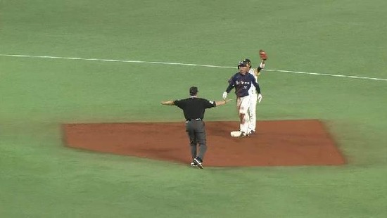 ３回表２秋山盗塁